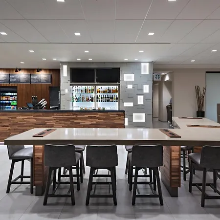 Courtyard By Marriott Jackson Madison Hotel